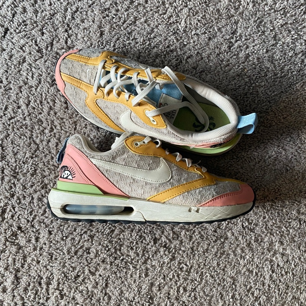 Nike White and Gold Athletic Shoes